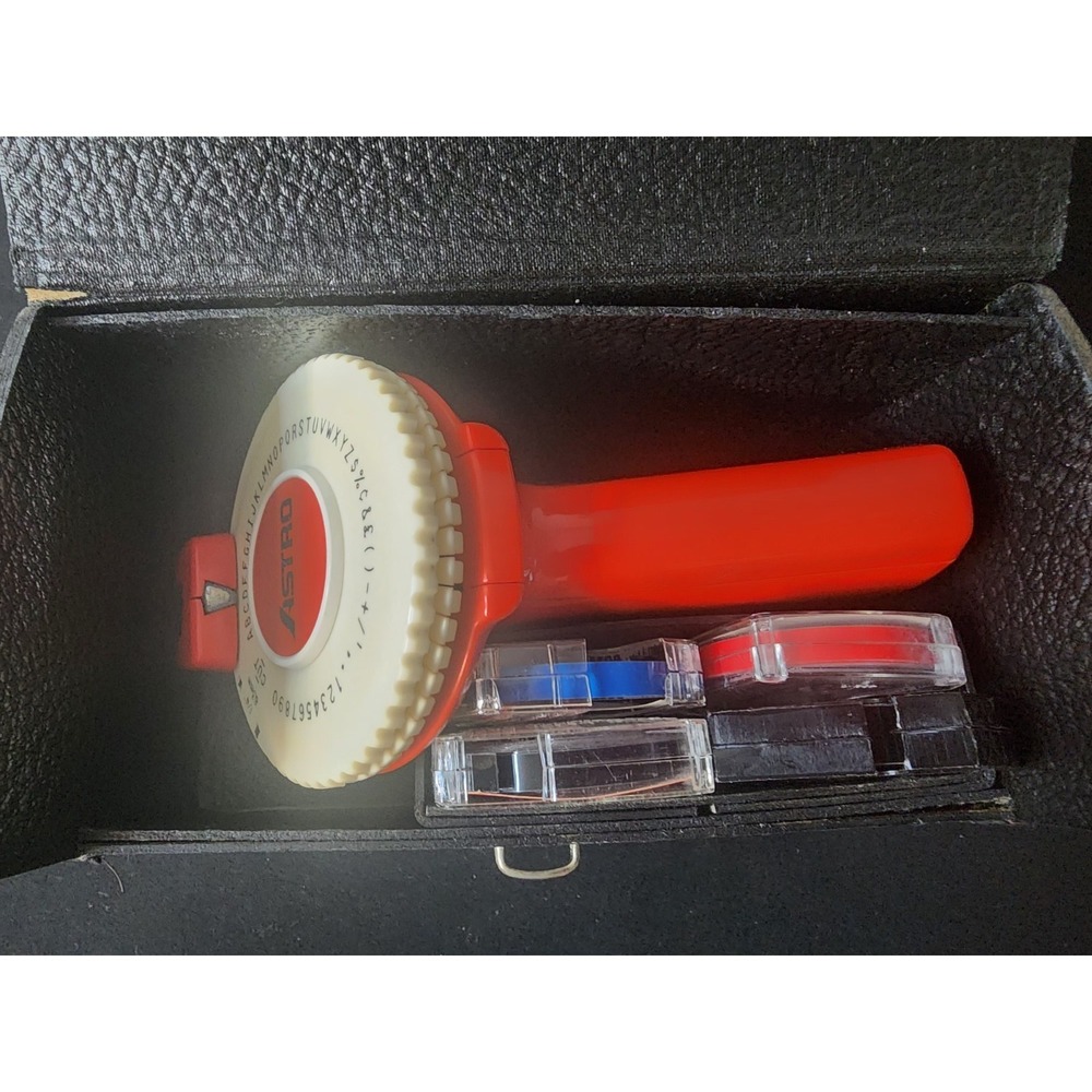 Vintage Astro Label Maker with Case  Multiple Wheels &‎ Label Tapes 1/4" 6.3 mm